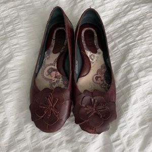 BORN Leather Flower Ballet Flats